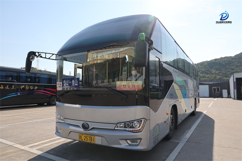 “黨員先鋒號”-長運(yùn)公司一線駕駛員吳鶴濤2.jpg